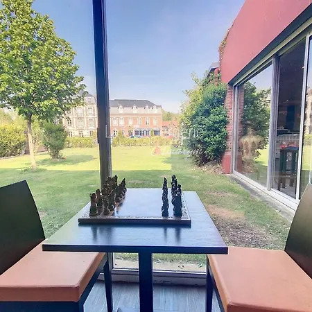 Nyaraló Le Bar De La Piscine Avec Piscine Sauna Et Jardin Dans Le Centre De Eu