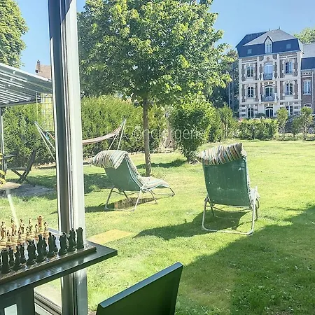 Nyaraló Le Bar De La Piscine Avec Piscine Sauna Et Jardin Dans Le Centre De Eu Eu