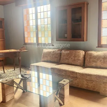 Nyaraló Le Bar De La Piscine Avec Piscine Sauna Et Jardin Dans Le Centre De Eu *
